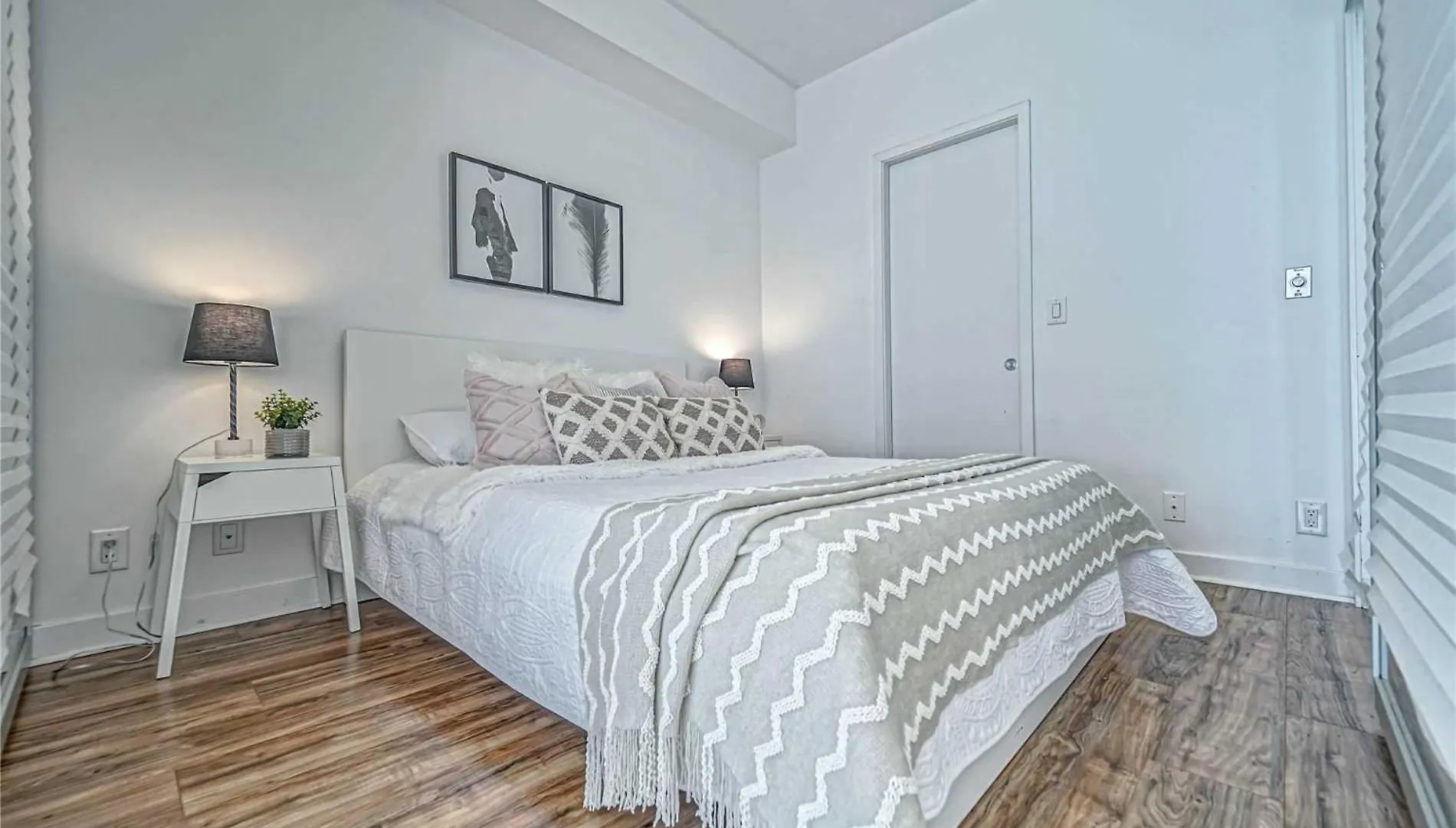 Monarch Residences Toronto Apartment