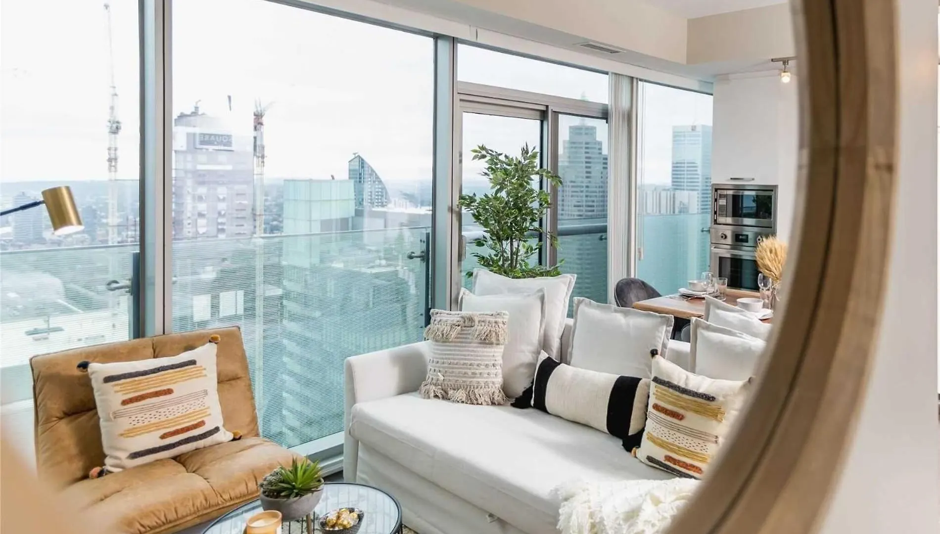 Apartment Monarch Residences Toronto Canada