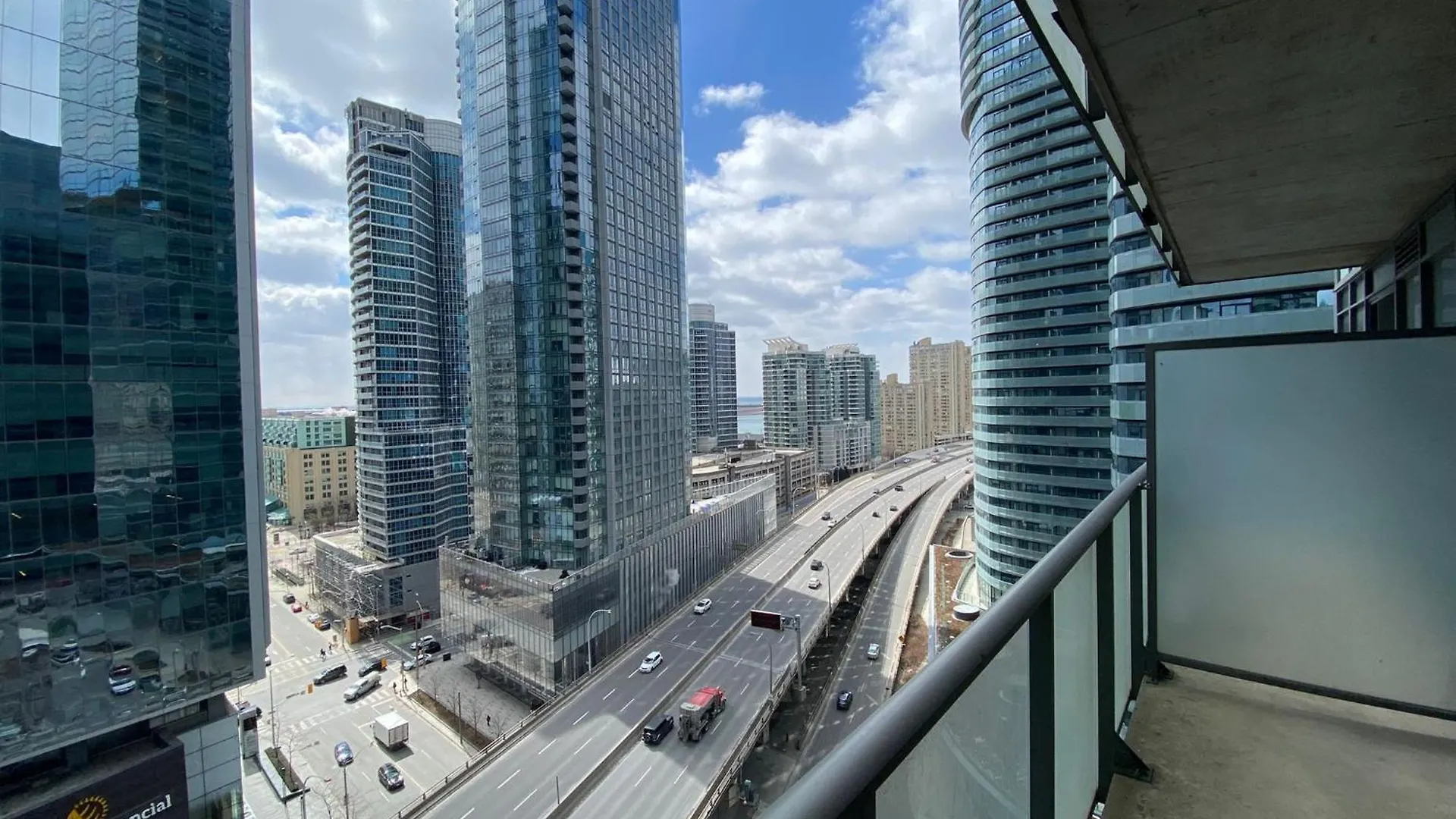 Apartment Monarch Residences Toronto Canada