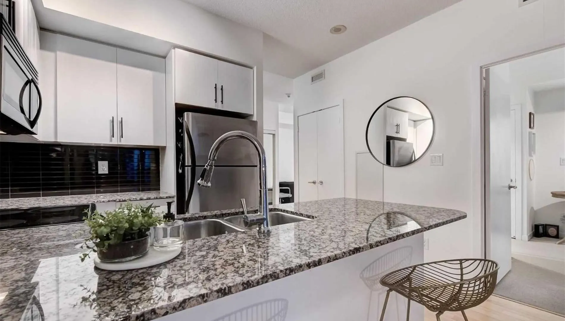 Apartment Monarch Residences Toronto Canada