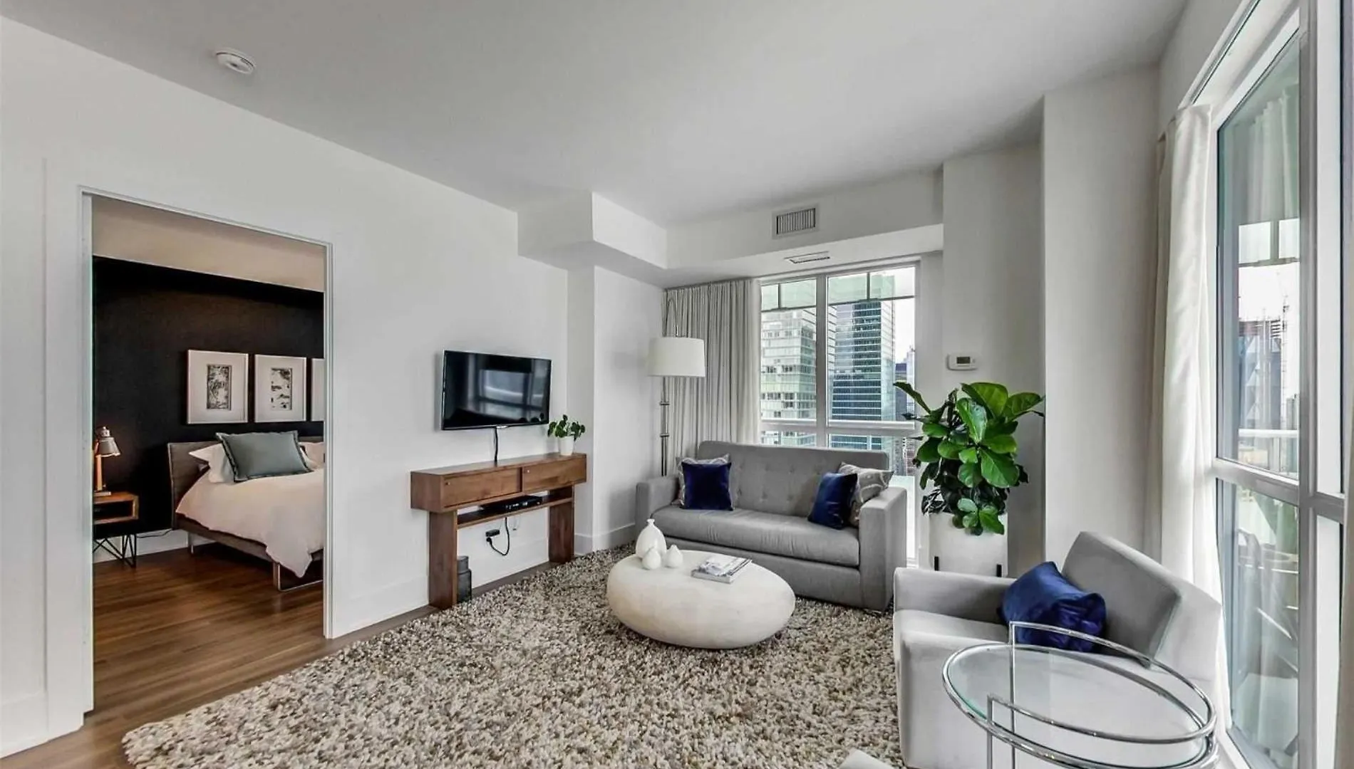 Monarch Residences Toronto Apartment