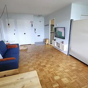 Appartement Downtown Gem By The Subway, Toronto